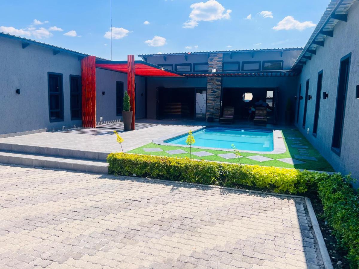 Signature Boutique Guesthouse Maun Exterior foto