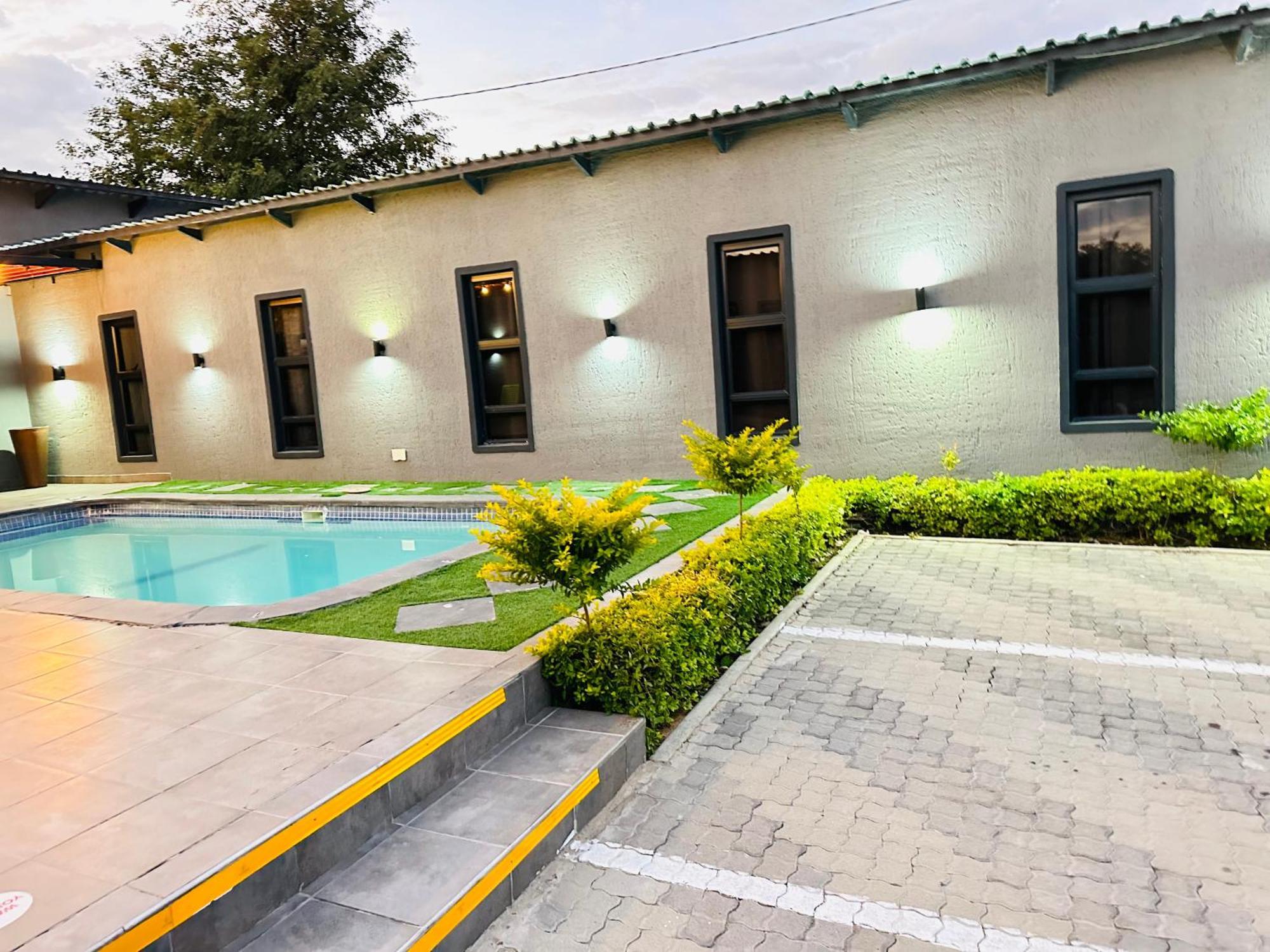 Signature Boutique Guesthouse Maun Exterior foto